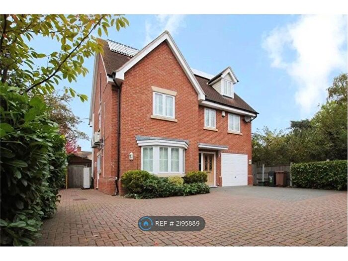 5 Bedroom Detached House To Rent In The Cedars, Chelmsford, CM2