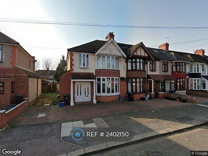 3 Bedroom Semi-Detached House To Rent In Malvern Drive, Ilford, IG3