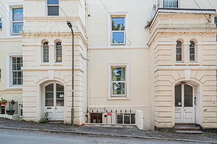2 Bedroom Flat For Sale In Barnpark Terrace, Teignmouth., TQ14