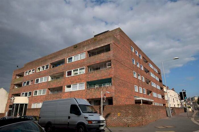 1 Bedroom Property To Rent In Hughenden Court, Mount Pleasant Road, Hastings, TN34