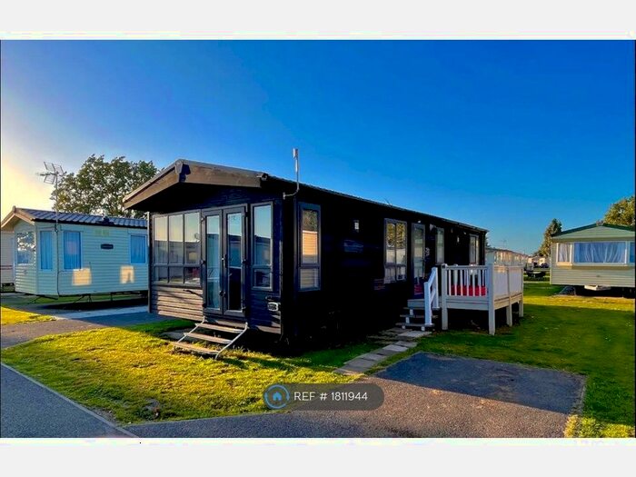 2 Bedroom Mobile/park Home To Rent In Seawick, Clacton, CO16
