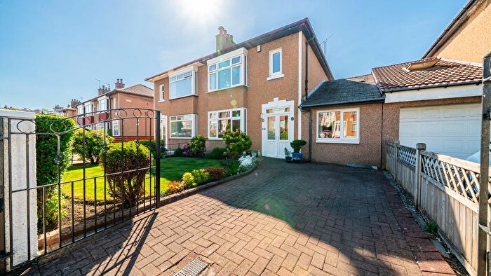 4 Bedroom Semi-Detached House For Sale In Lembert Drive, Clarkston, G76