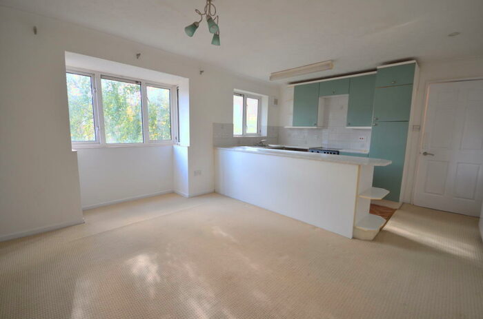 1 Bedroom Flat To Rent In Ferrier Close, Parkwood, ME8