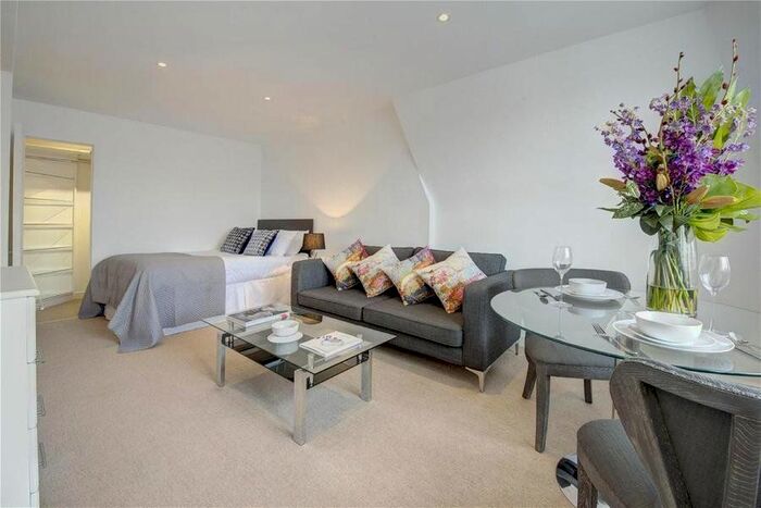 Studio To Rent In Hill Street, London, W1J