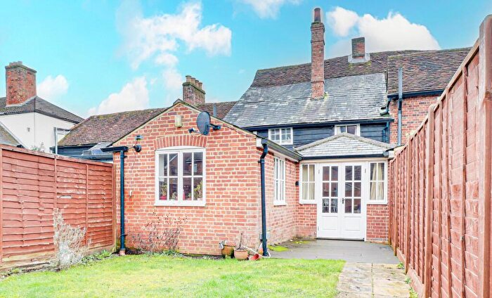 3 Bedroom Terraced House For Sale In High Street, Redbourn, AL3