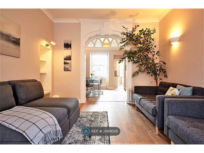 2 Bedroom Maisonette To Rent In Hotwell Road, Bristol, BS8