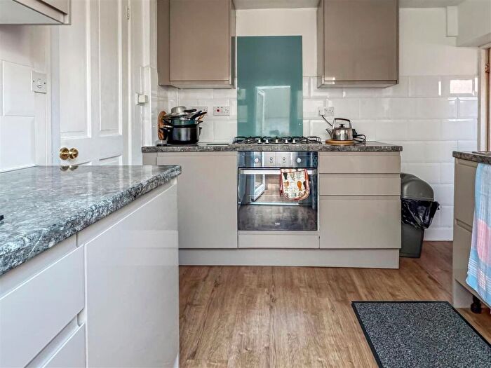 3 Bedroom Terraced House For Sale In River Road., Littlehampton, BN17