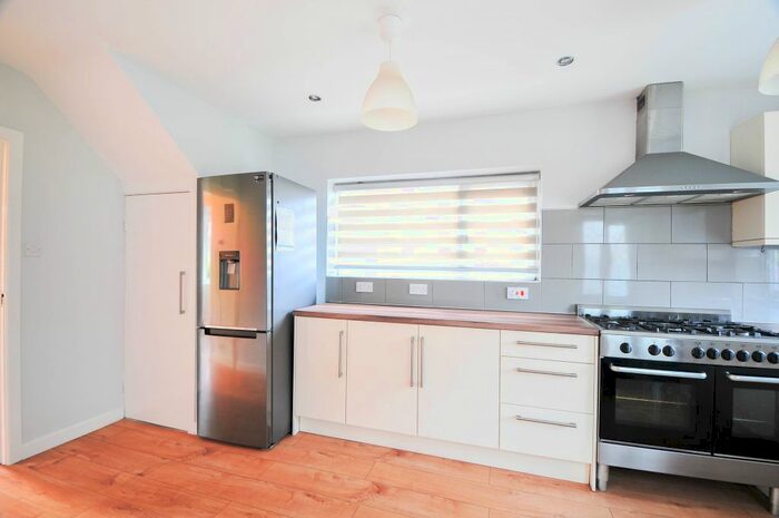 3 Bedroom Semi-Detached House To Rent In Cuthbert Road, Cheadle, SK8