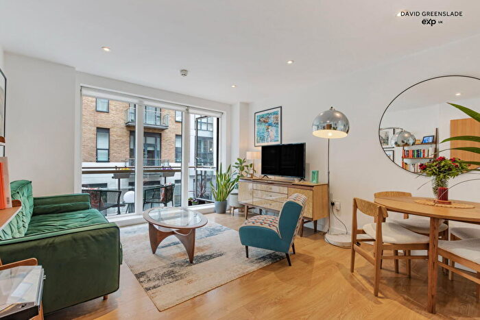 1 Bedroom Apartment For Sale In Hudson House, Caspian Wharf, Yeo Street, E3