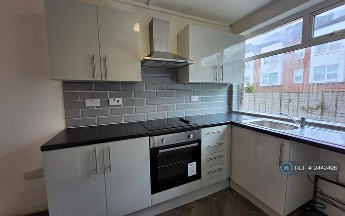 2 Bedroom Flat To Rent In Rooden Court, Prestwich, Manchester, M25