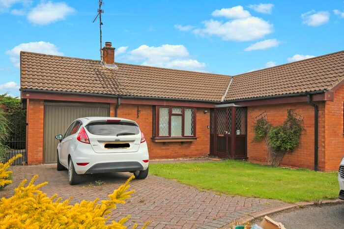 3 Bedroom Bungalow To Rent In Squires Leaze, Bristol, Gloucestershire BS35