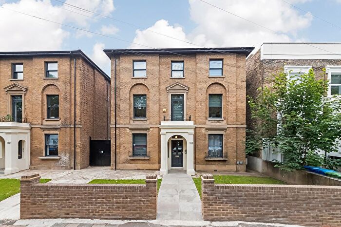 2 Bedroom Flat To Rent In Asylum Road, London, SE15