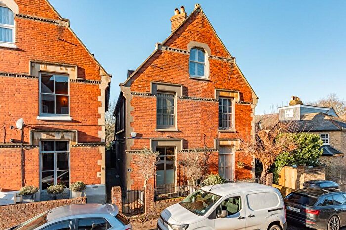 3 Bedroom Semi Detached House For Sale In Rose Vale, Hoddesdon, Hertfordshire, EN11