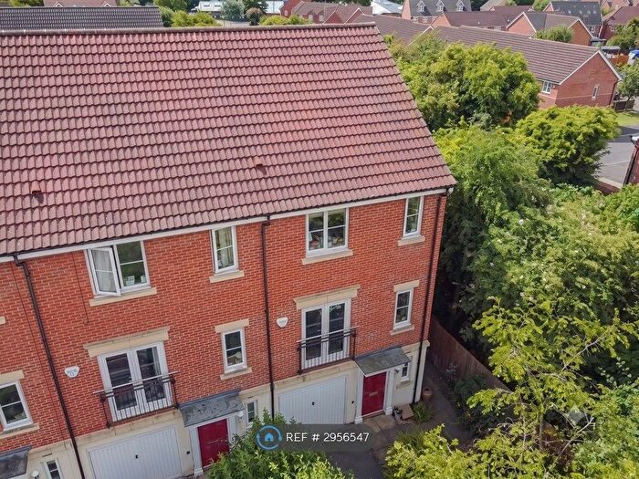 4 Bedroom Terraced House To Rent In Parkway, Derby, DE73