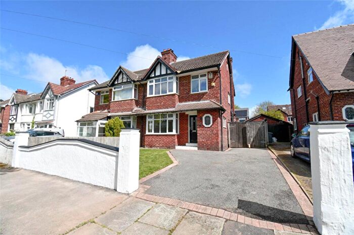 3 Bedroom Semi-Detached House For Sale In Pulford Avenue, Prenton, CH43