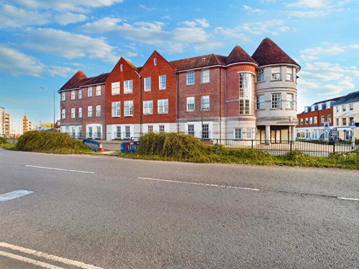 2 Bedroom Apartment To Rent In High Street, West Green, RH10
