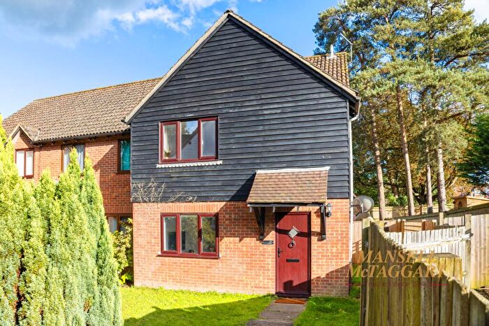 2 Bedroom End Of Terrace House For Sale In Swan Close, Storrington, RH20