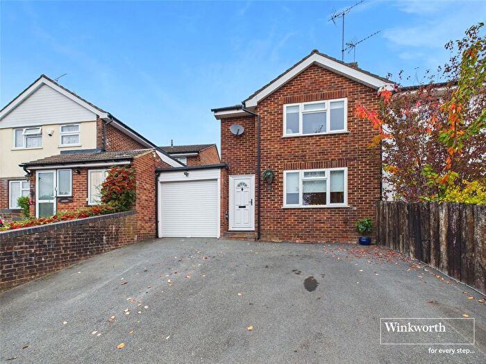 3 Bedroom Semi-Detached House To Rent In Fairford Road, Tilehurst, Reading, Berkshire, RG31