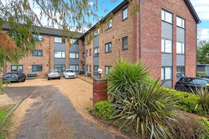 2 Bedroom Flat For Sale In Brookfield Road, Wooburn Green, HP10