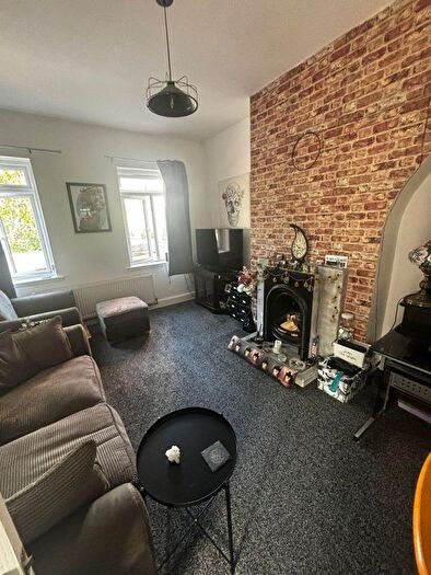 2 Bedroom Flat To Rent In New Malden, KT3