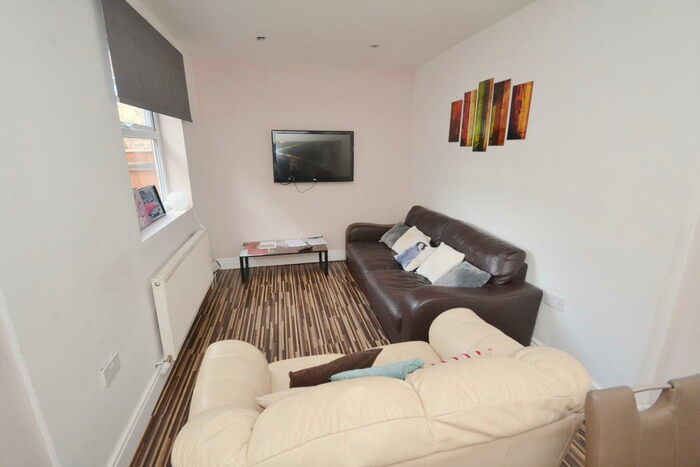 6 Bedroom Terraced House To Rent In Filey Road, Fallowfield, Manchester, M14