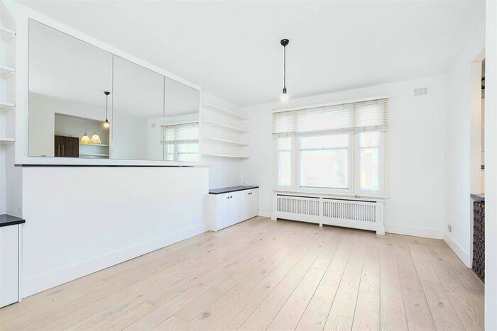 2 Bedroom Flat To Rent In Holland Road, London, W14
