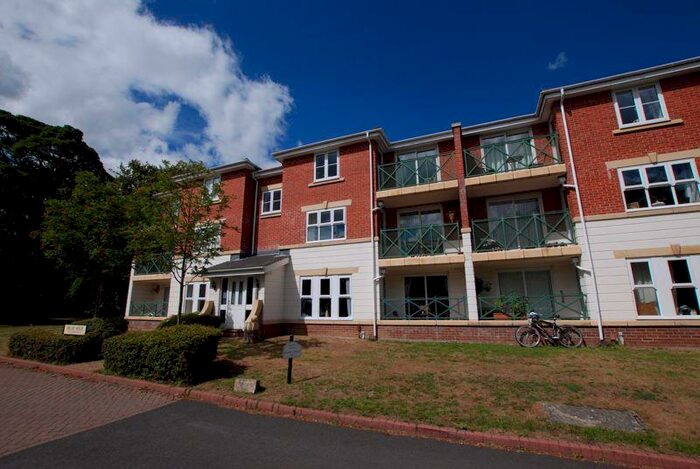 2 Bedroom Apartment To Rent In Belvedere Gardens, Benton, NE12