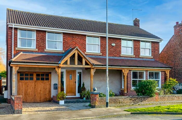 4 Bedroom Detached House For Sale In Tithe Barn Lane, Patrington, Hull, HU12