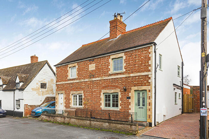 2 Bedroom Semi-Detached House For Sale In Queen Street, Dorchester-on-Thames, OX10