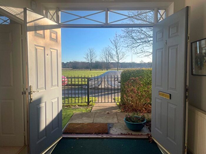 5 Bedroom Detached House For Sale In Crofters Close, Deepcut, Camberley, Surrey, GU16