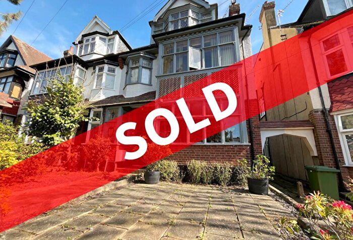 4 Bedroom Flat For Sale In Ditton Court Road, Westcliff-on-Sea, Essex, SS0