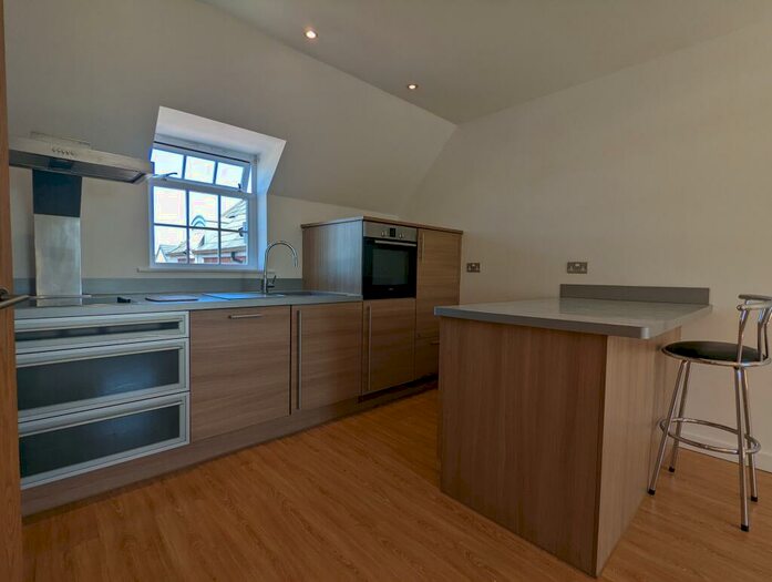 2 Bedroom Flat To Rent In Hamilton Mews, Doncaster, DN4