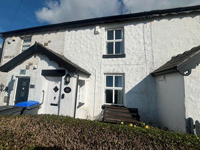 2 Bedroom Cottage To Rent In Common Edge Road, Blackpool, FY4