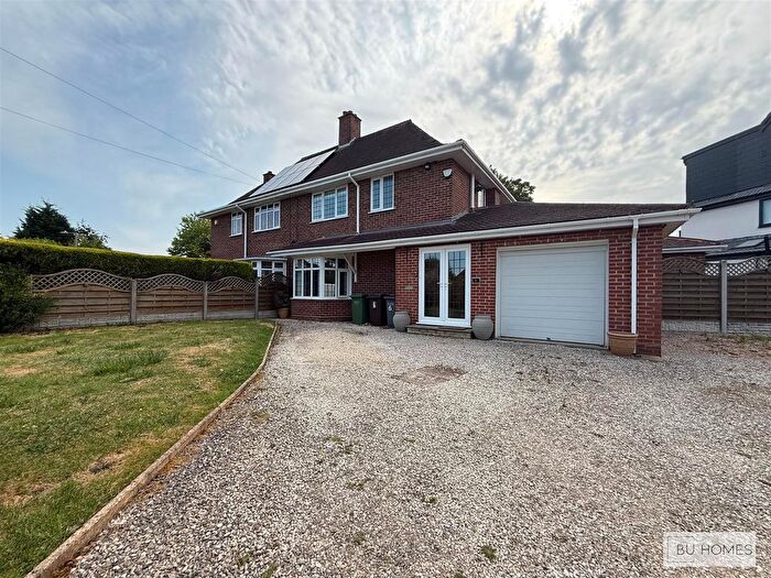 3 Bedroom Semi-Detached House To Rent In Tanhouse Farm Road, Solihull, B92
