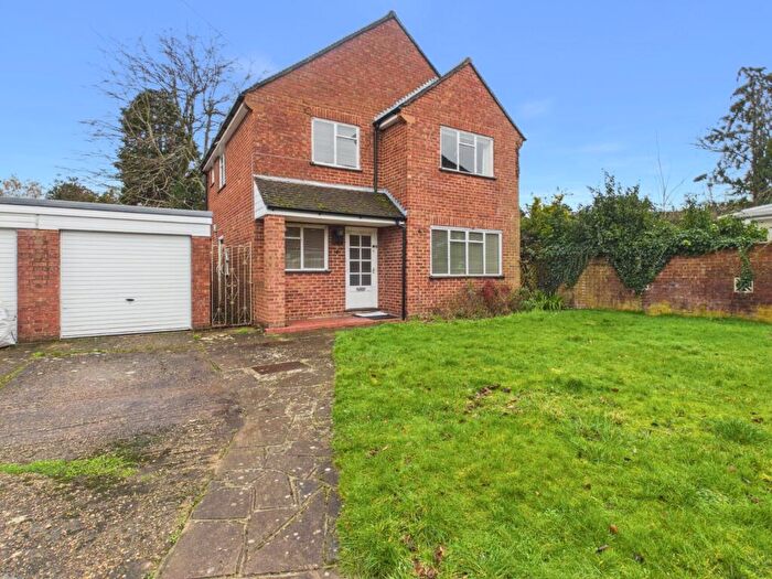 3 Bedroom Detached House For Sale In Cherry Wood Close, Seer Green, Beaconsfield, Buckinghamshire, HP9