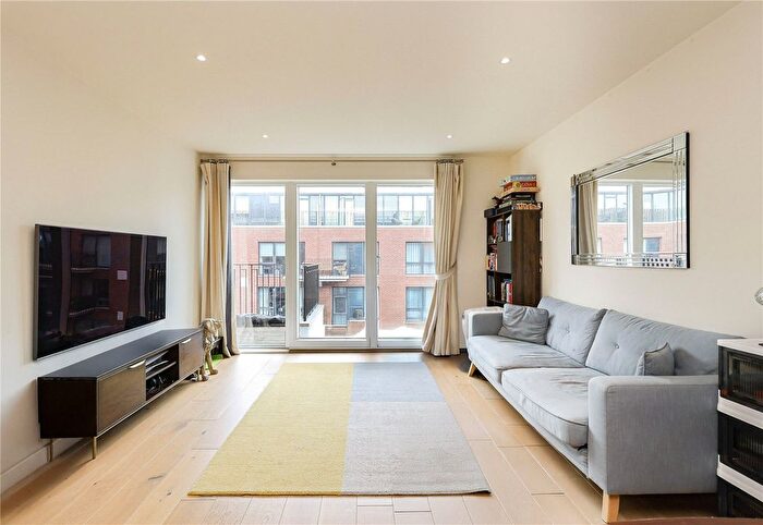2 Bedroom Flat For Sale In Thunderer Walk, Woolwich, SE18