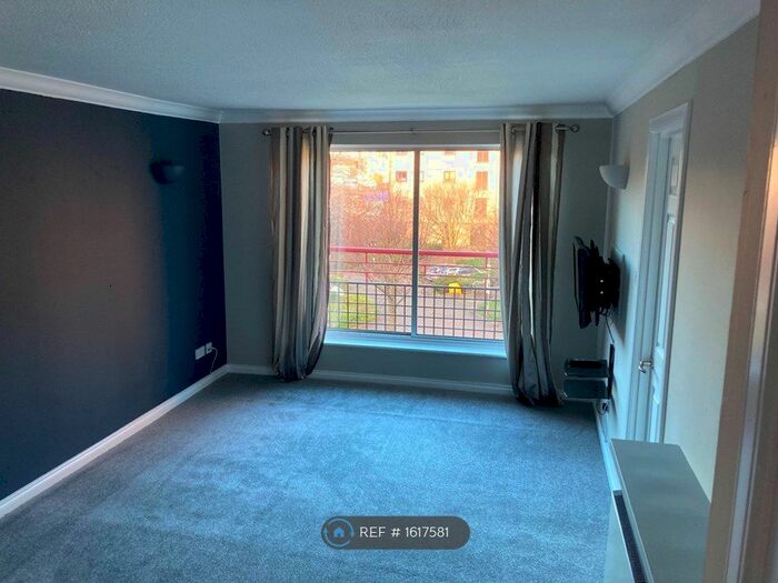 2 Bedroom Flat To Rent In Riverview Drive, Glasgow, G5