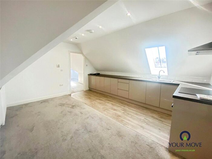 2 Bedroom Flat To Rent In High Street, Broadstairs, Kent, CT10