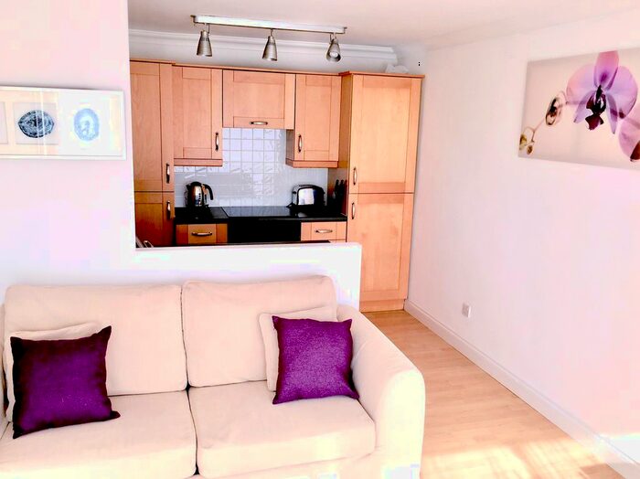 1 Bedroom Flat To Rent In Clipstone Street, London, W1W