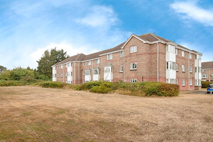 1 Bedroom Flat For Sale In Goldenleas Drive, Bournemouth, BH11