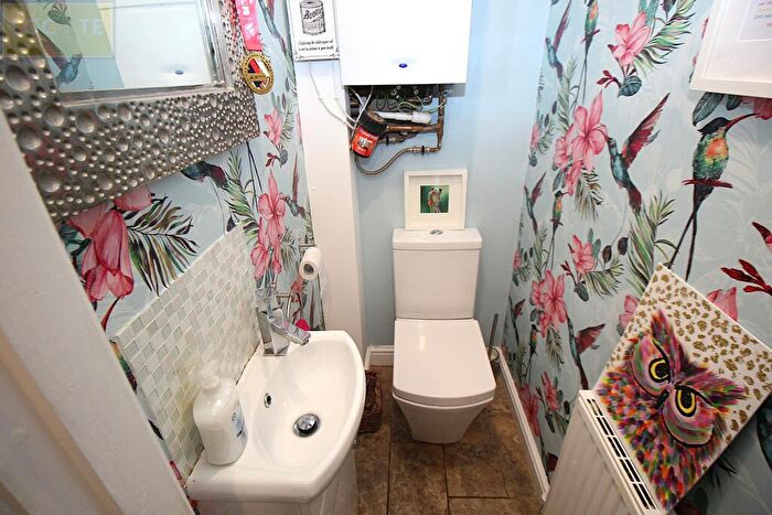 3 Bedroom End Of Terrace House For Sale In Beech Avenue, Urmston, M41