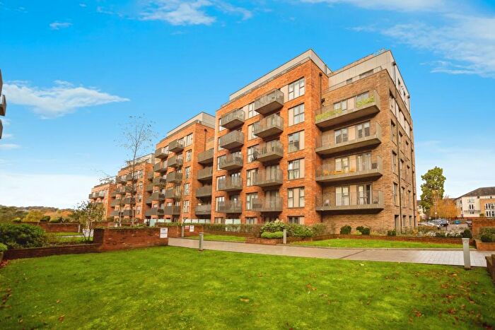 2 Bedroom Flat For Sale In Rosalind Drive, Maidstone, Kent, ME14
