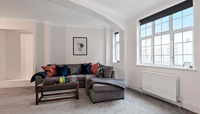 2 Bedroom Apartment To Rent In Park Road, London, NW8