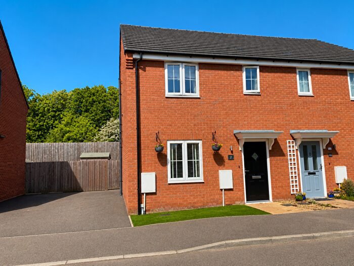 3 Bedroom Semi-Detached House For Sale In Low Lane, Holbeach, PE12
