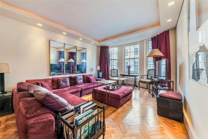 3 Bedroom Flat To Rent In Eaton House, - Upper Grosvenor Street, W1K