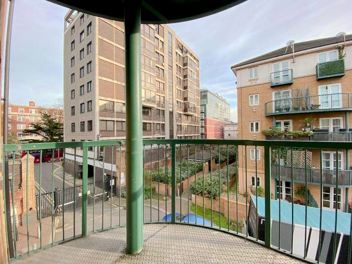 2 Bedroom Flat To Rent In Lorne Close, St Johns Wood, London, NW8