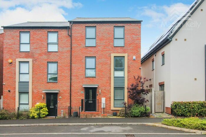 4 Bedroom Semi-Detached House To Rent In Randall Avenue, Whitehouse, Milton Keynes, Buckinghamshire, MK8