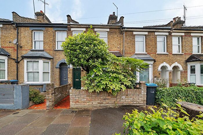3 Bedroom Terraced House For Sale In Stanley Road, London, N11