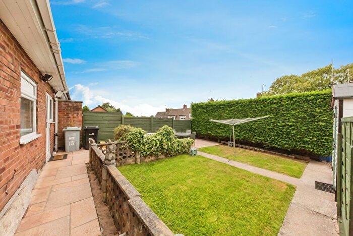 2 Bedroom End Of Terrace House For Sale In Sandgate Road, Macclesfield, Cheshire, SK10