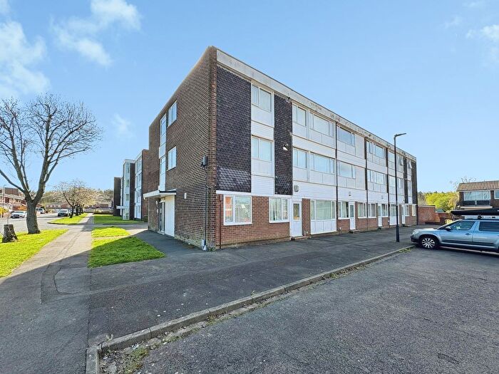 2 Bedroom Flat For Sale In Boston Court, Newcastle Upon Tyne, NE12